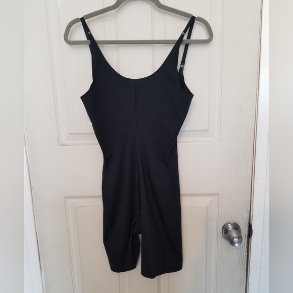 Spanx Thinstincts Open Bust Mid-Thigh Shapewear Bodysuit Size L Color Black - Picture 2 of 9